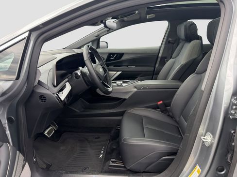 Used 2025 Cadillac Optiq Luxury 1 AWD/4WD image 9