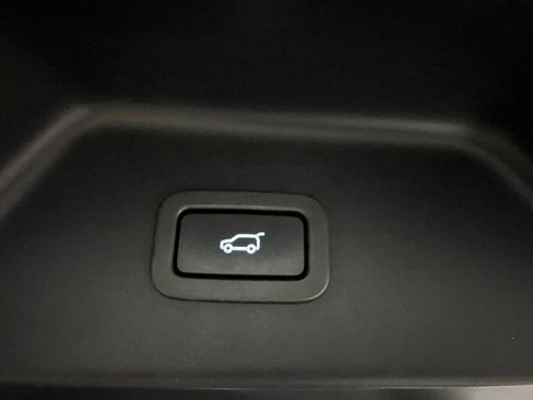 Used 2018 Land Rover Range Rover Long Wheelbase Supercharged AWD/4WD image 7