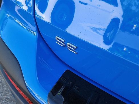 New 2025 Volkswagen Taos SE image 5