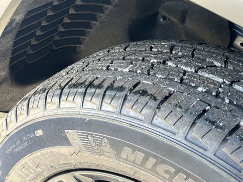 New 2025 Jeep Grand Cherokee Altitude AWD/4WD image 8