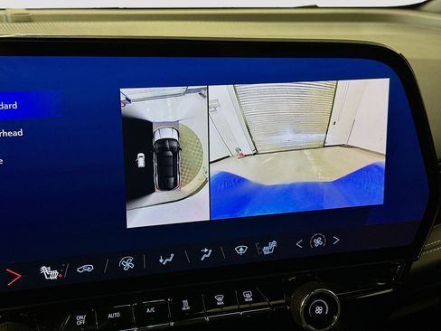 Used 2024 Chevrolet Blazer EV LT image 23