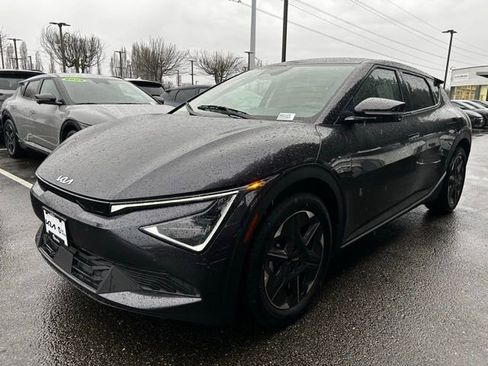 New 2025 Kia EV6 Light image 6