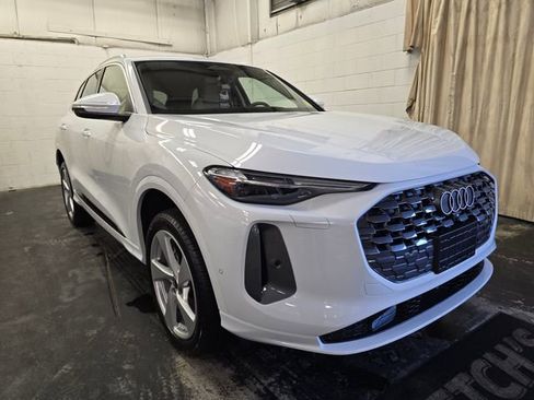 New 2025 Audi Q5 Prestige image 3