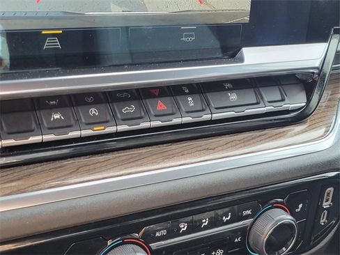 Used 2023 Chevrolet Silverado 1500 LT image 31