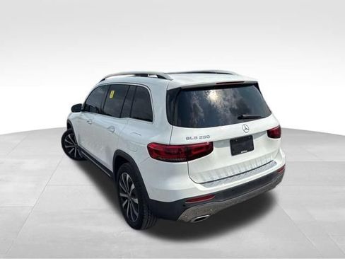 Used 2023 Mercedes-Benz GLB 250 image 2