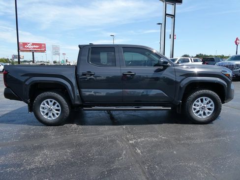 Used 2024 Toyota Tacoma SR AWD/4WD image 5