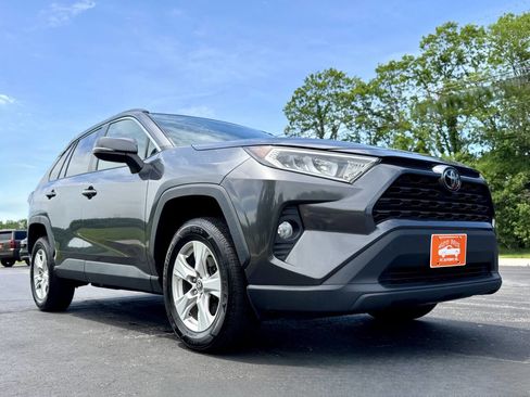 Used 2020 Toyota RAV4 XLE AWD/4WD image 1