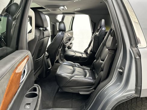 Used 2019 Cadillac Escalade Premium Luxury w/ LPO, Radiant Package image 25