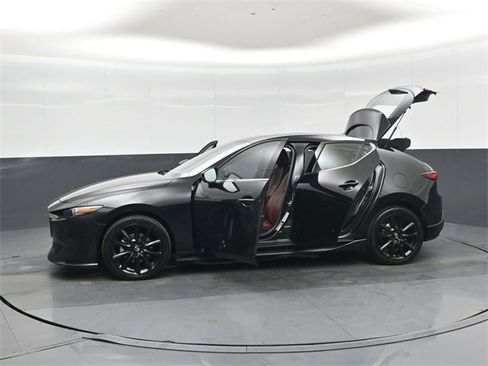 Used 2024 MAZDA MAZDA3 Hatchback w/ Appearance Package image 49