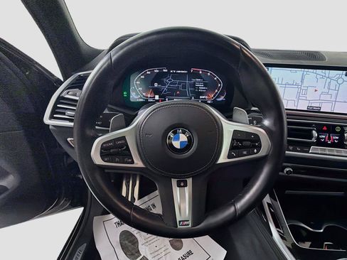 Used 2022 BMW X7 M50i w/ Cold Weather Package AWD/4WD image 11