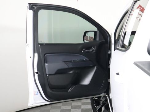 Used 2020 Chevrolet Colorado Z71 image 25