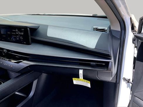 Used 2025 Nissan Murano SV FWD image 17