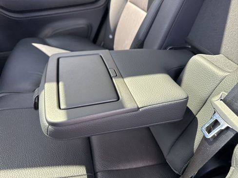 Used 2023 Volvo XC90 B5 Plus AWD/4WD image 17