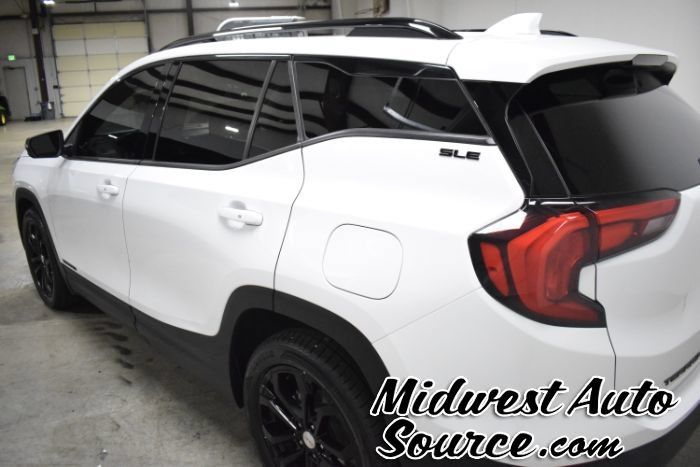 Used 2020 GMC Terrain SLE w/ Driver Convenience Package FWD image 3