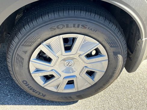 New 2025 Nissan Kicks SR image 6