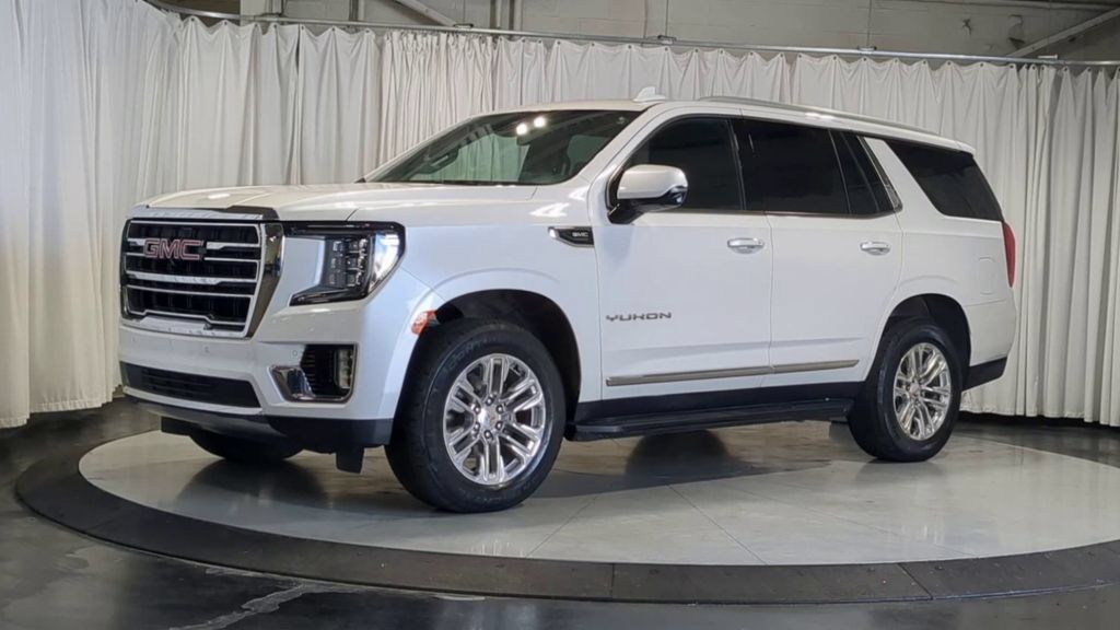 Used 2023 GMC Yukon SLT w/ SLT Premium Package AWD/4WD image 5