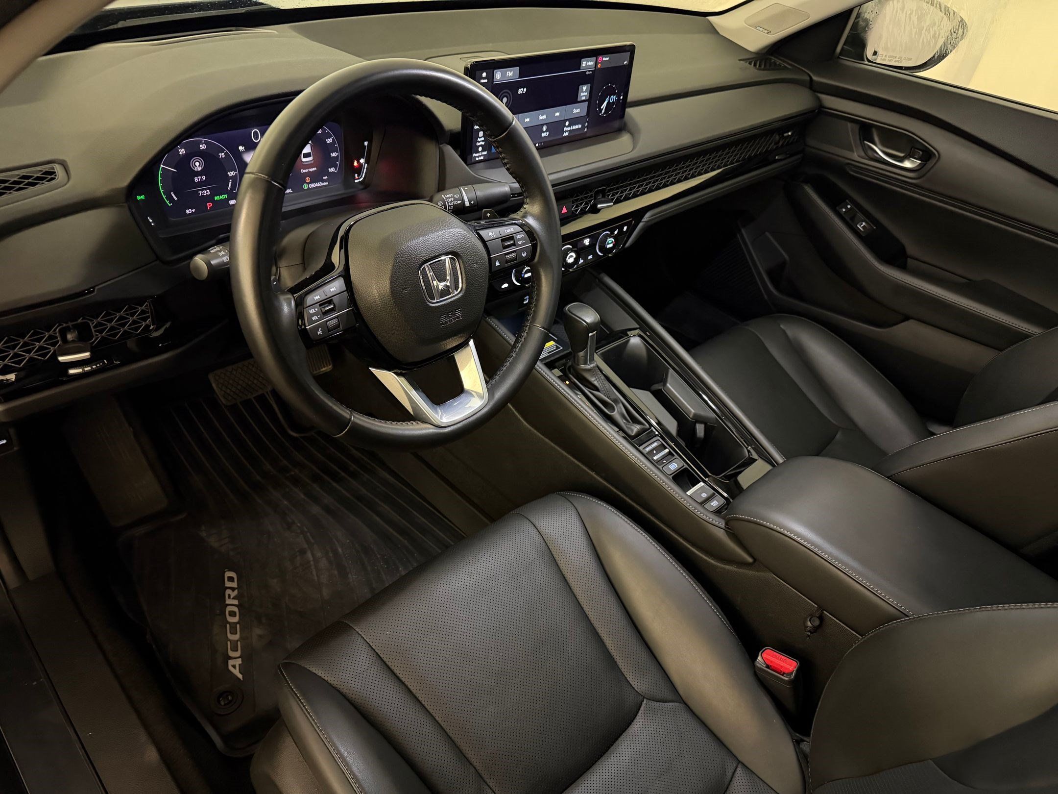 Used 2023 Honda Accord Touring image 4