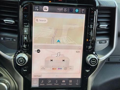 New 2026 RAM 1500 4x4 Crew Cab image 9