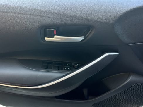 Used 2025 Toyota Corolla SE FWD image 13