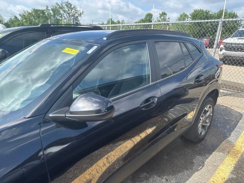 Used 2025 Chevrolet Trax LT w/ Driver Confidence Package FWD image 20