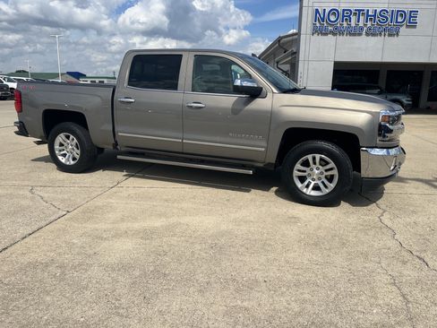 Used 2017 Chevrolet Silverado 1500 LTZ AWD/4WD image 16
