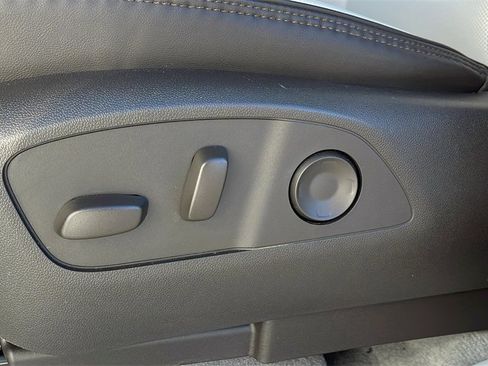 Used 2025 GMC Acadia Denali w/ Super Cruise Package image 13