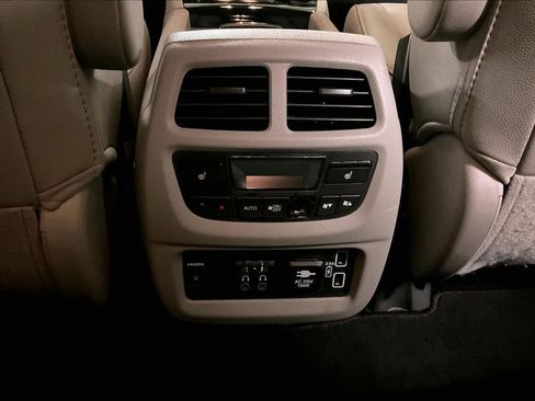 Used 2019 Honda Pilot Touring image 33