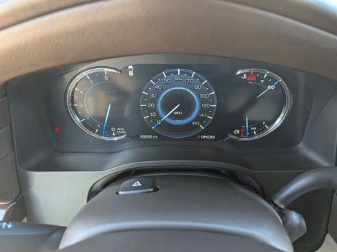 Used 2016 Cadillac Escalade Luxury image 34