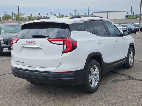 Used 2022 GMC Terrain SLE w/ Driver Convenience Package FWD image 5