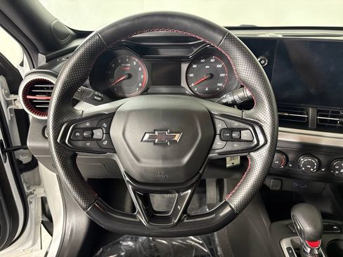 Used 2024 Chevrolet Trax RS w/ Sunroof Package FWD image 26
