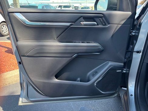 Used 2025 GMC Acadia Elevation w/ LPO, Floor Liner Package FWD image 12
