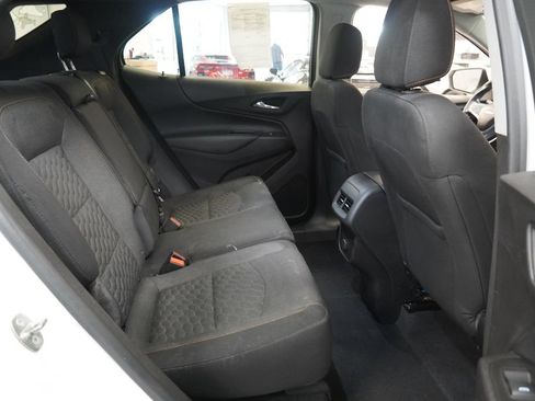Used 2018 Chevrolet Equinox LT FWD image 30