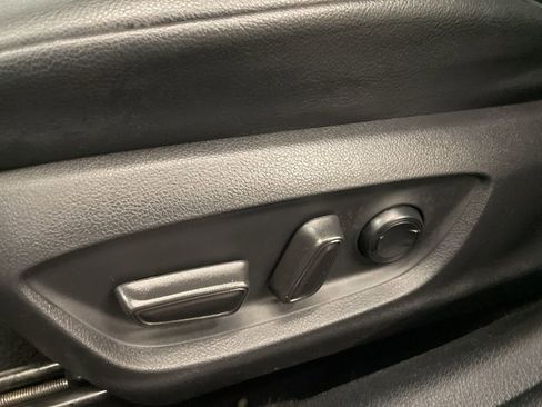 Used 2021 Toyota Camry SE image 19