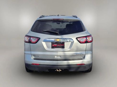 Used 2015 Chevrolet Traverse LT w/ Style and Technology Package image 6