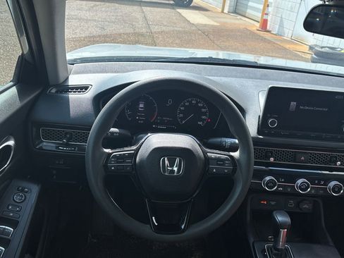 Used 2022 Honda Civic LX image 2