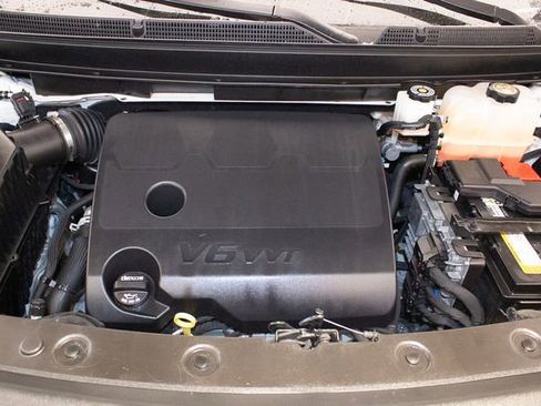 Used 2022 Buick Enclave Avenir w/ Avenir Technology Package image 3