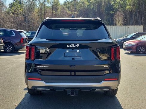 Certified 2025 Kia Sorento S image 5