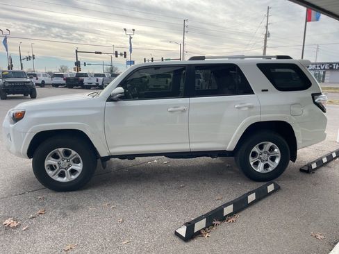 Used 2023 Toyota 4Runner SR5 Premium w/ Moonroof Package image 6