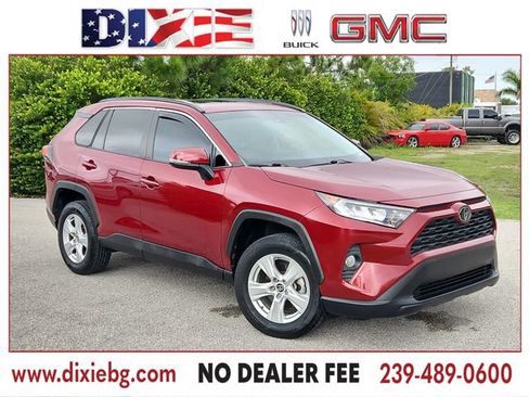 Used 2020 Toyota RAV4 XLE w/ Convenience Package FWD image 1