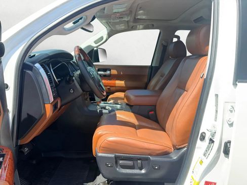 Used 2020 Toyota Sequoia Platinum image 11