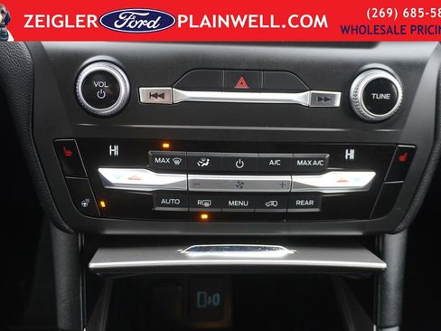 Used 2020 Ford Explorer XLT w/ Comfort Package image 21