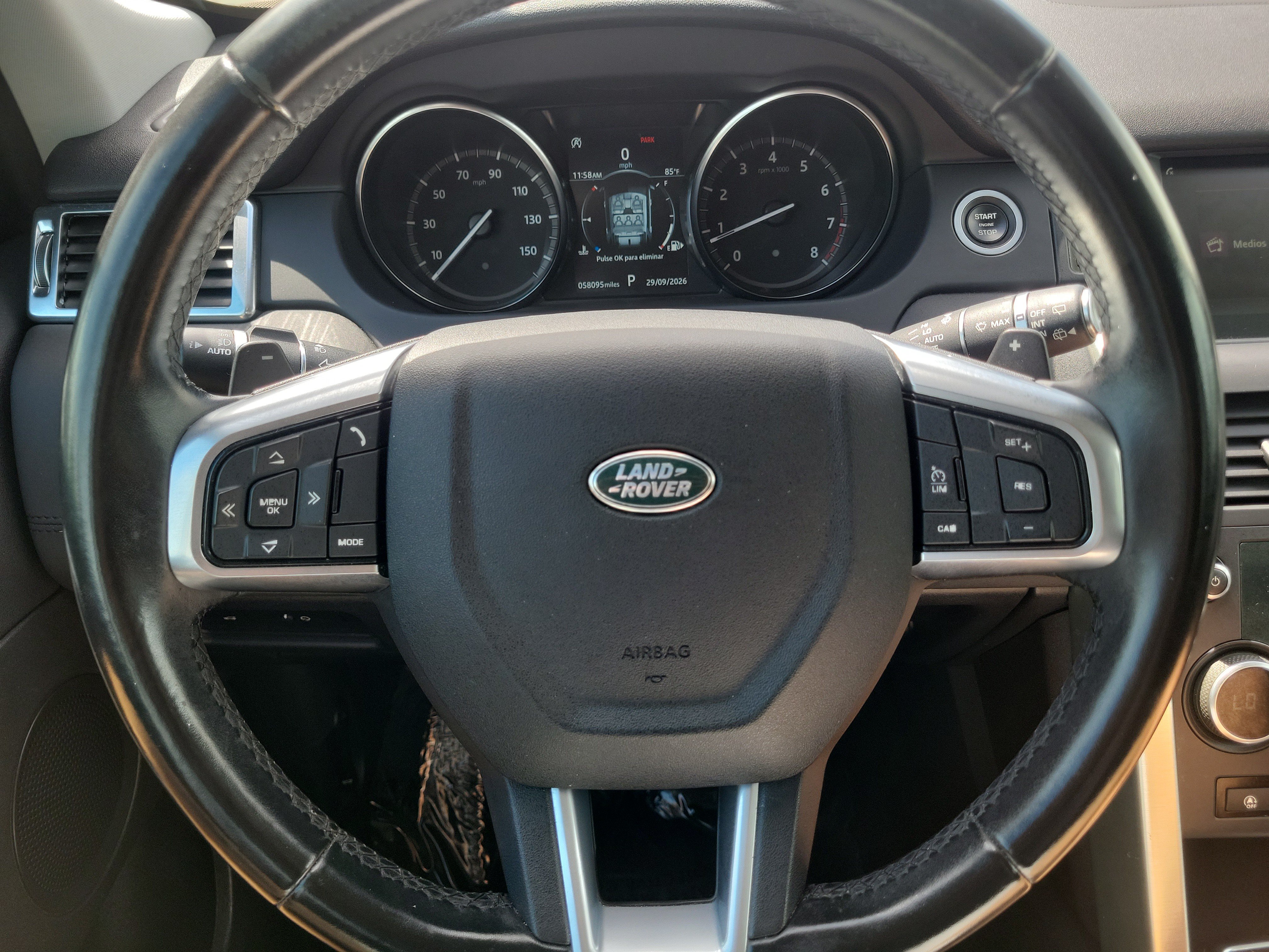 Used 2019 Land Rover Discovery Sport SE AWD/4WD image 21