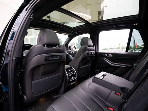Used 2022 BMW X5 xDrive40i w/ M Sport Package AWD/4WD image 49
