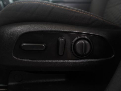 Used 2020 Chevrolet Equinox LT image 24