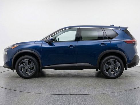 Used 2025 Nissan Rogue SV FWD image 5