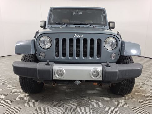 Used 2014 Jeep Wrangler Unlimited Sahara w/ Connectivity Group AWD/4WD image 2