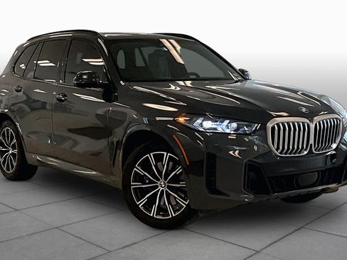 Used 2024 BMW X5 sDrive40i w/ M Sport Package RWD image 2