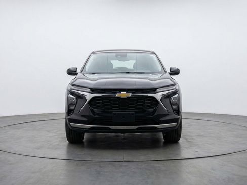 Used 2025 Chevrolet TrailBlazer LT w/ Driver Confidence Package AWD/4WD image 2