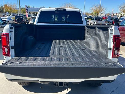 New 2026 RAM 2500 Laramie AWD/4WD image 18