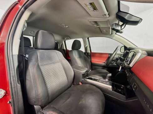 Used 2022 Toyota Tacoma SR5 w/ Technology Package RWD image 12